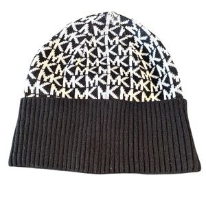 Michael Kors Black and White Knit Beanie NWT hat cuffed logo OS